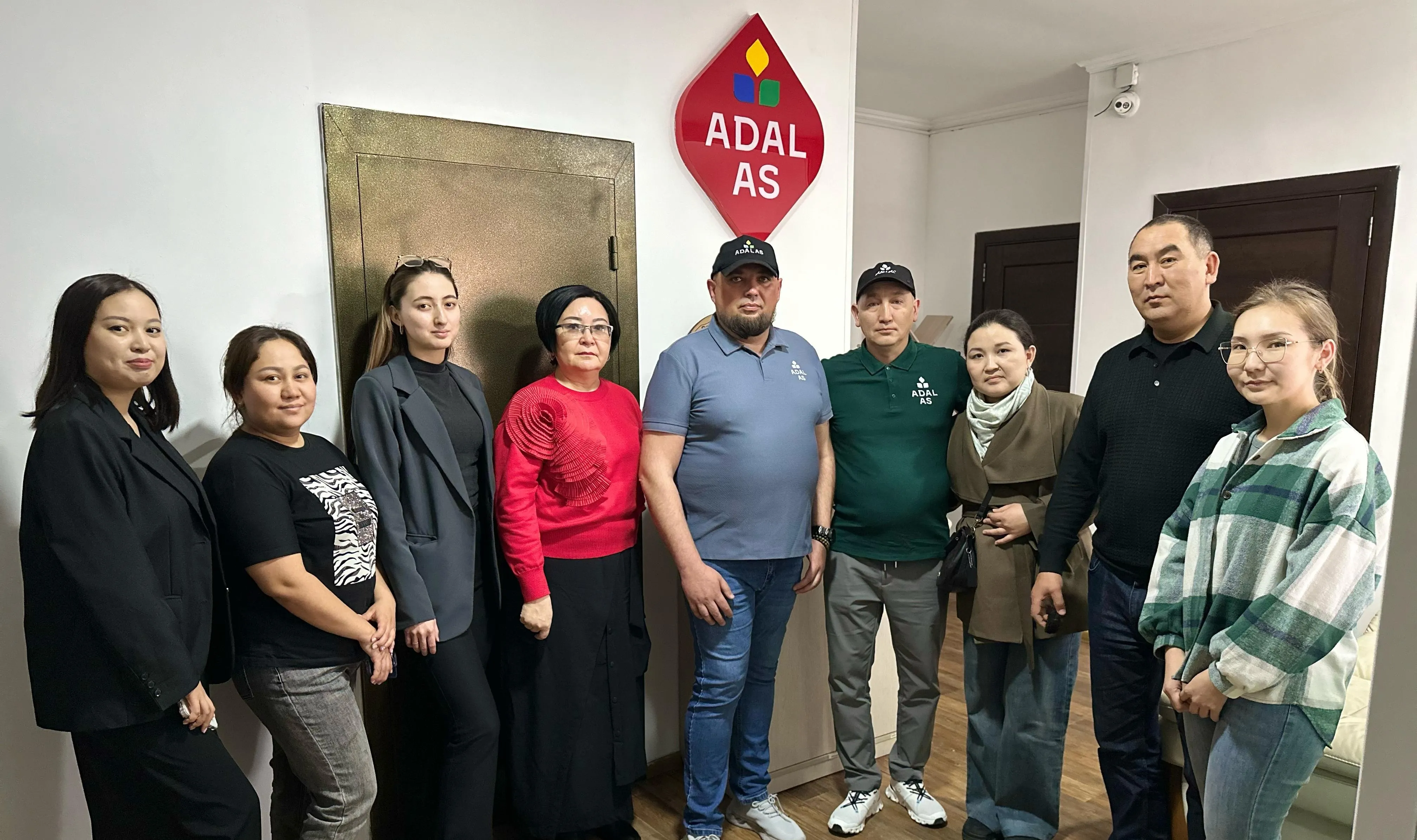 "Адал Ас" компаниясынан екі адам Египет еліне тегін демалысқа аттанды